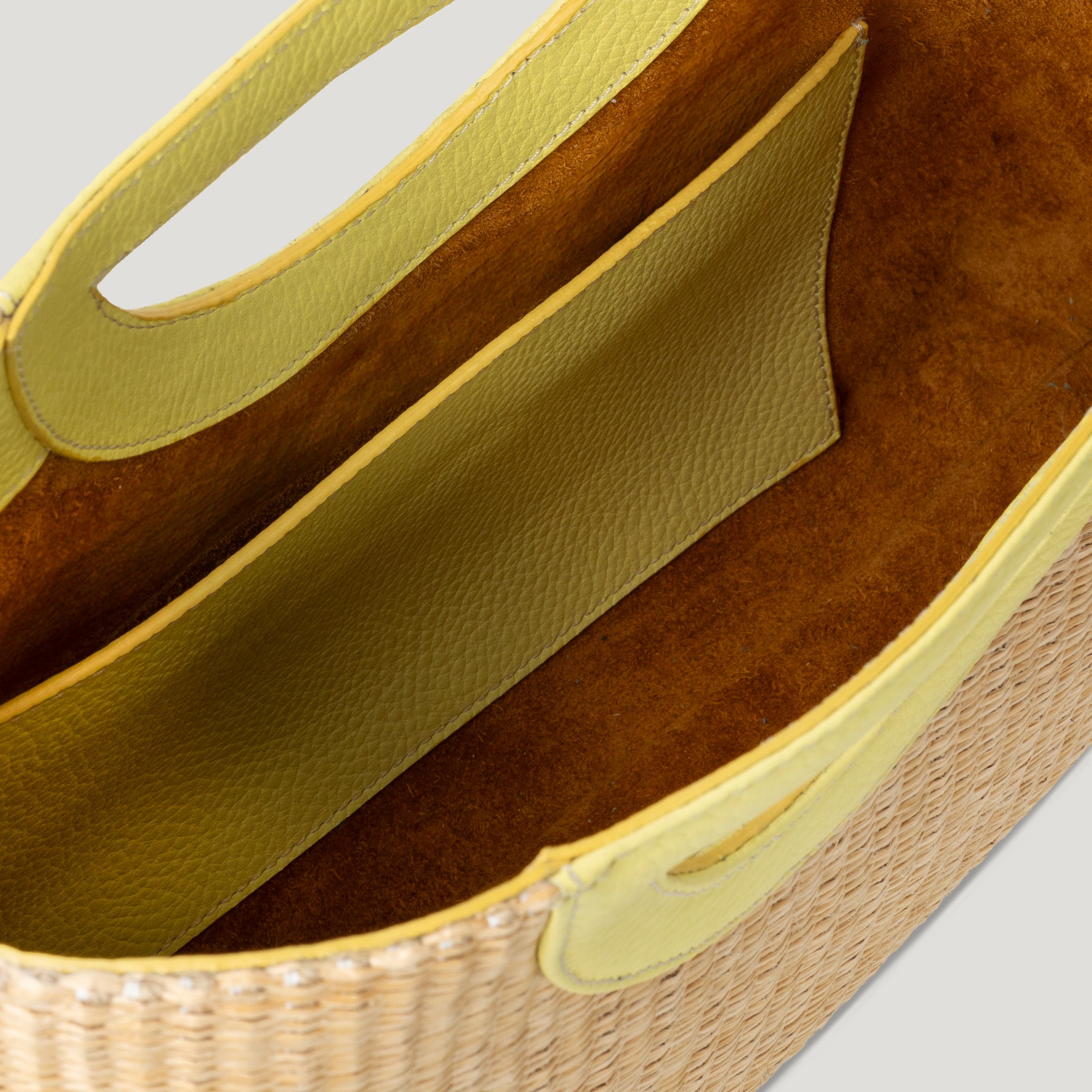 Oud Clutch