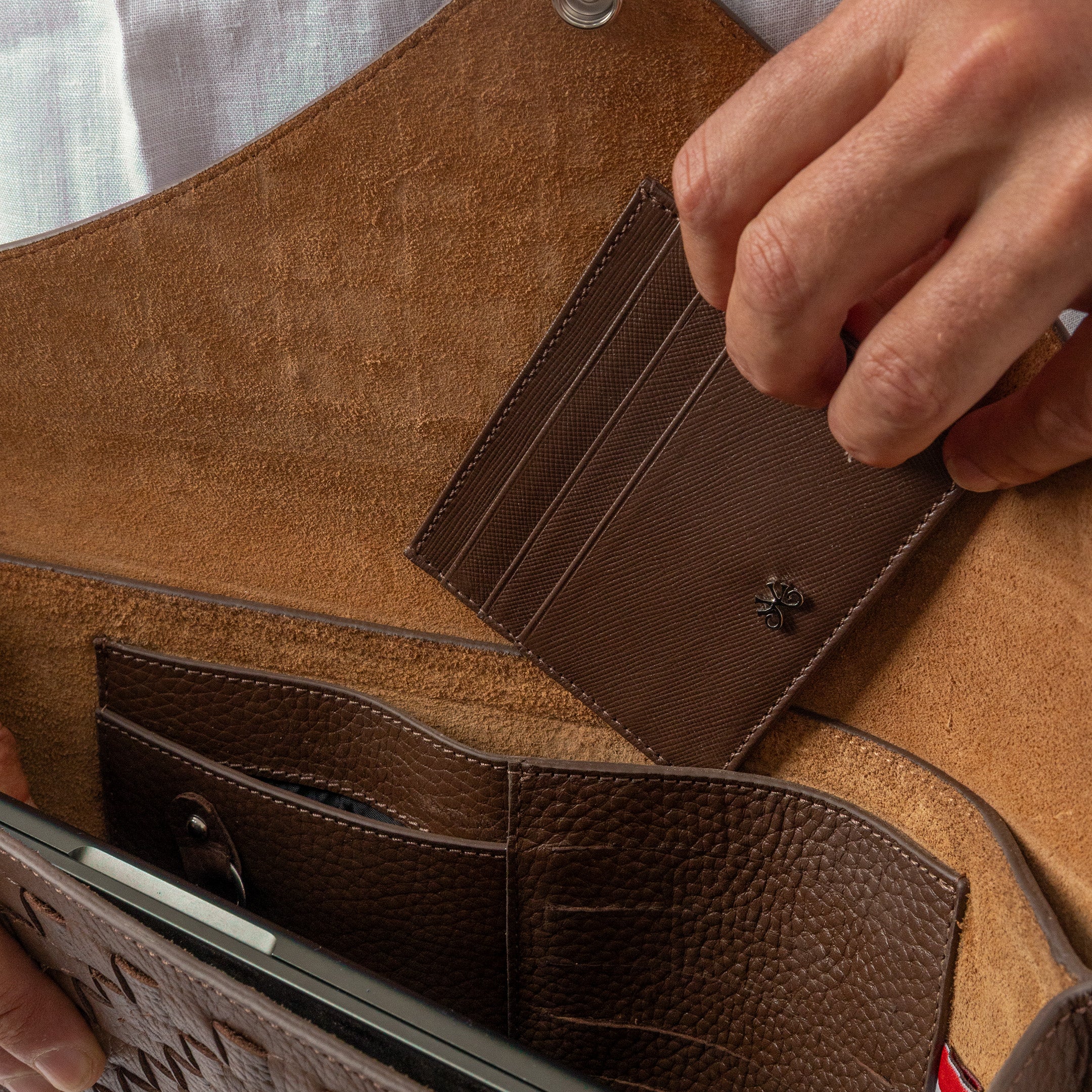 Nuniz Cardholder