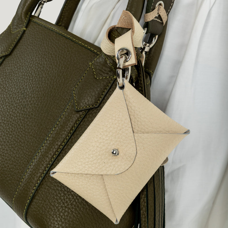 Nuniz Pouch Charm