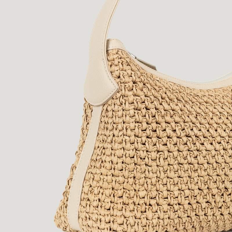 Tamra in Raffia