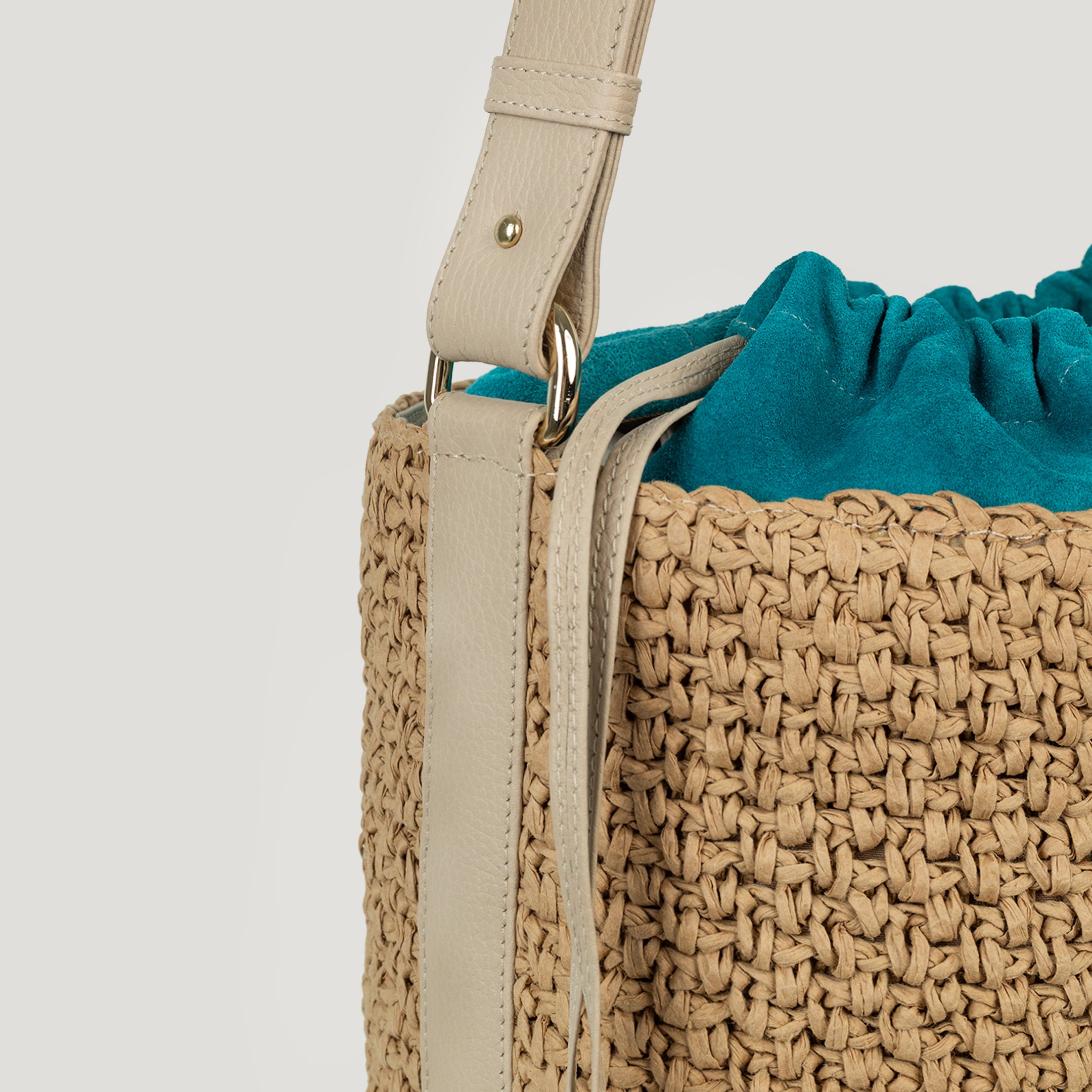Samra in Raffia